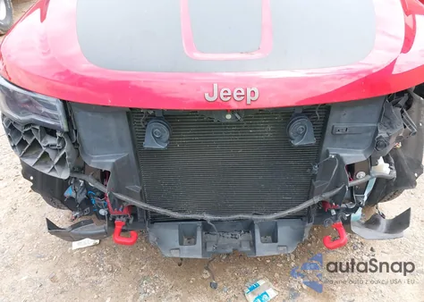 2018 Jeep Grand Cherokee Trailhawk from USA, damaged, VIN 1C4RJFLT2JC105507